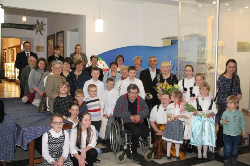 Pamiątkowe zdjęcie uczestników Wernisażu